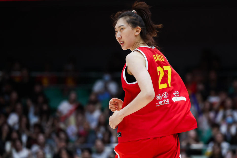 张子宇国家队首秀砍18分中国女篮大胜波黑